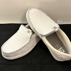 DC VILLIAN SKATE SHOES WHITE LEATHER - SIZE 11